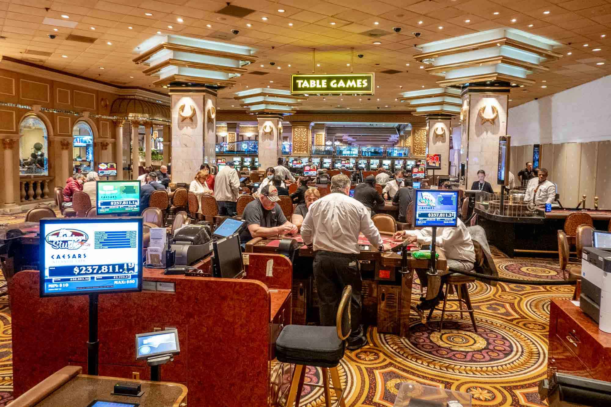 Blackjack'te temel strateji rehberi: Winnit'te kazanmaya başla.
